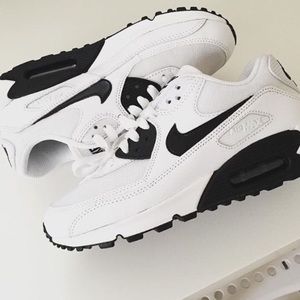 Nike Air Max 90 Black and White